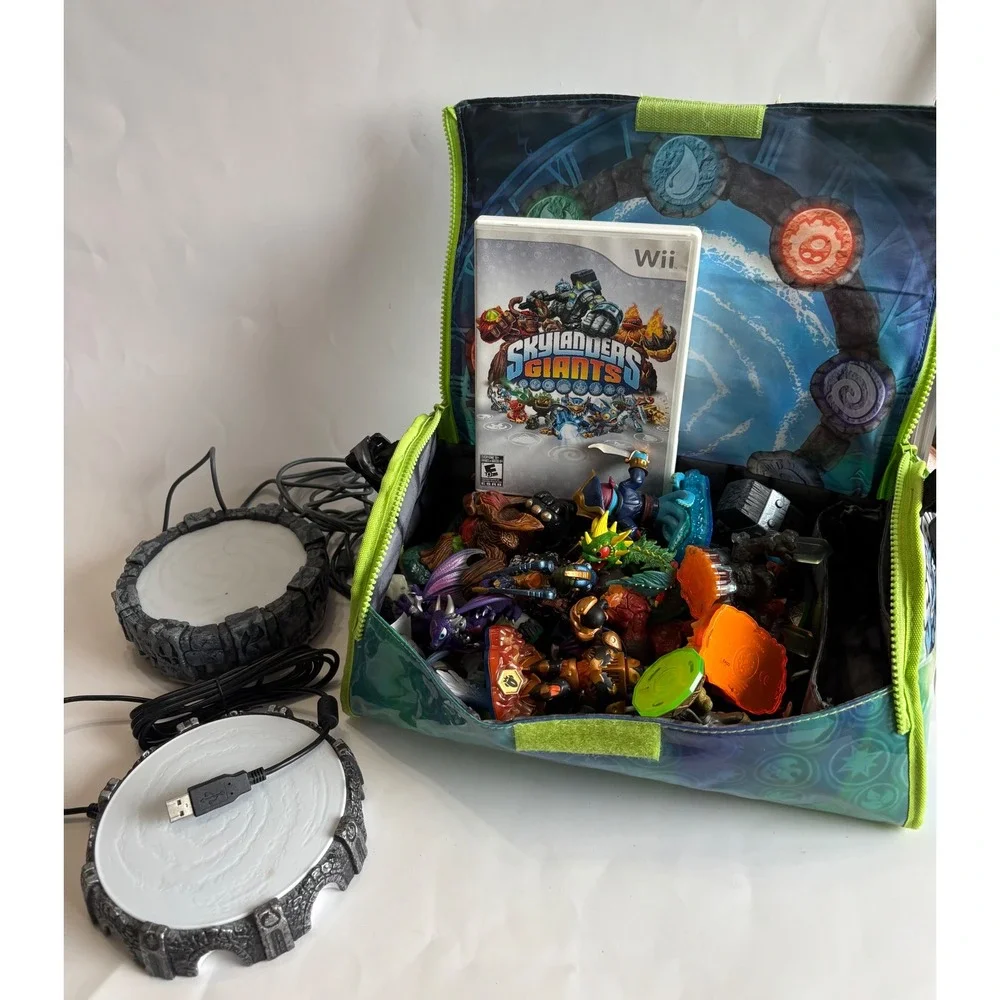 Skylanders Wii Game Bundle with 2 Portals 27‎ Figures Game and Carrying Case